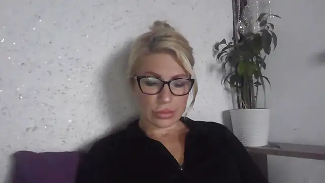 fox red lady7 online show from October 2025 09:54:01 AM