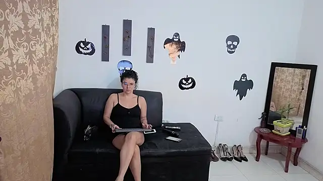 Snapshot of Kloewolf chatting on October 2025 10:08:01 AM Kloewolf online show from October 2025 10:08:01 AM