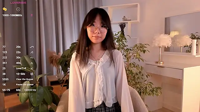 UdelaDodson online show from October 2025 01:36:02 AM