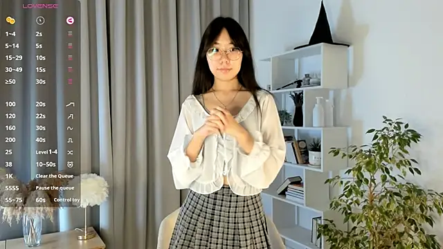 UdelaDodson online show from October 2025 01:13:02 AM