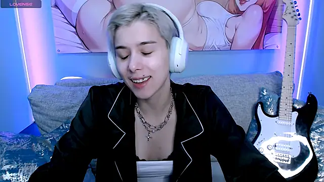 Snapshot of SophieAsh chatting on November 2025 10:32:01 AM SophieAsh online show from November 2025 10:32:01 AM