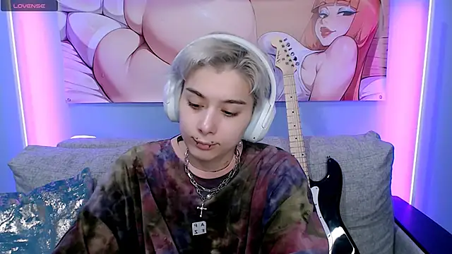 Snapshot of SophieAsh chatting on November 2025 09:03:01 AM SophieAsh online show from November 2025 09:03:01 AM