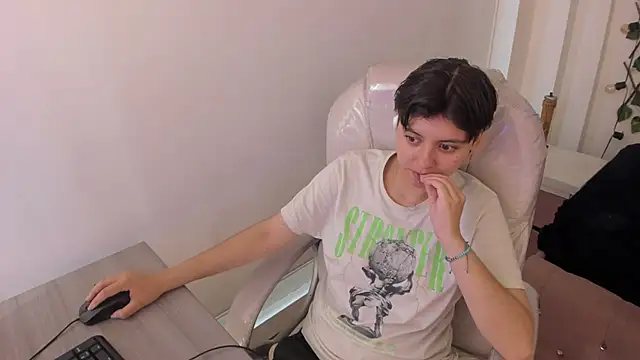 Snapshot of Nathaly_ds chatting on October 2025 07:25:02 PM Nathaly ds online show from October 2025 07:25:02 PM