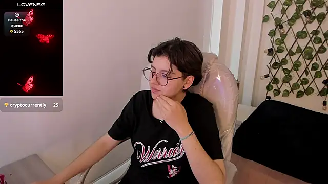 Snapshot of Nathaly_ds chatting on October 2025 07:45:02 PM Nathaly ds online show from October 2025 07:45:02 PM