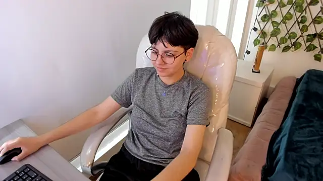 Snapshot of Nathaly_ds chatting on November 2025 07:47:01 PM Nathaly ds online show from November 2025 07:47:01 PM