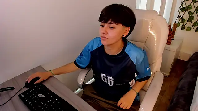 Snapshot of Nathaly_ds chatting on December 2025 07:42:02 PM Nathaly ds online show from December 2025 07:42:02 PM