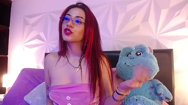Mia Lou  online show from September 2025 07:47:02 PM