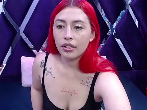 Melody Klum  online show from October 2025 01:54:01 PM