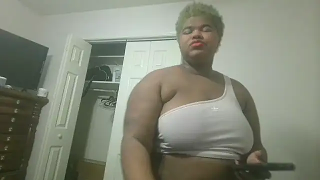 techprincessxx online show from September 2025 04:52:01 PM