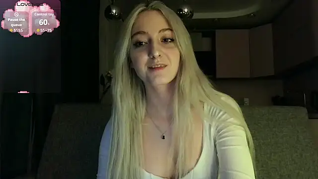 Snapshot of white_liillyy chatting on October 2025 07:45:02 PM white liillyy online show from October 2025 07:45:02 PM