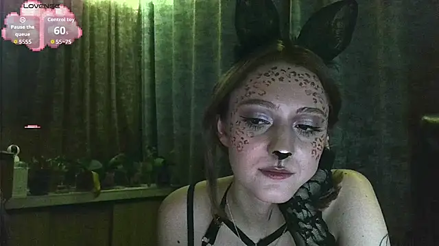 Snapshot of white_liillyy chatting on October 2025 10:44:02 PM white liillyy online show from October 2025 10:44:02 PM