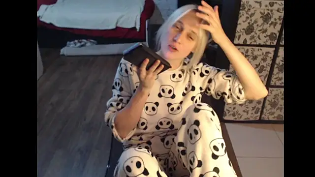 Ur SweetLuckyGirl777 online show from September 2025 05:04:01 PM