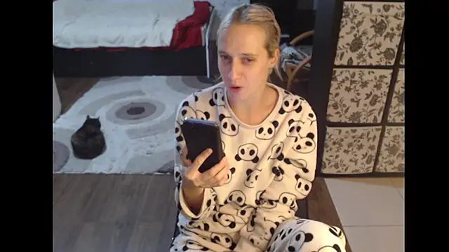 Ur SweetLuckyGirl777 online show from September 2025 06:00:01 PM