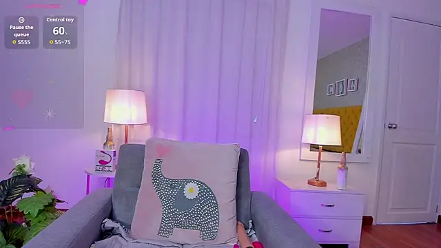 AuroraMiiller online show from October 2025 09:34:01 PM