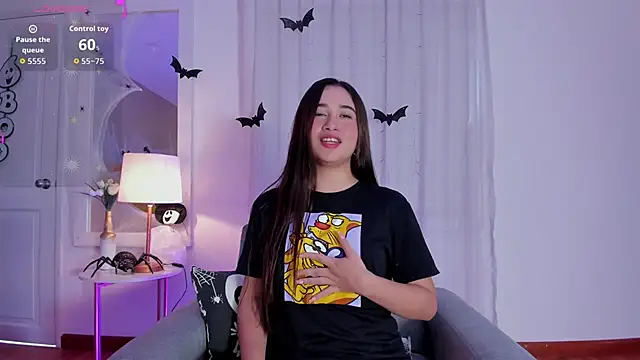 AuroraMiiller online show from October 2025 09:08:02 PM