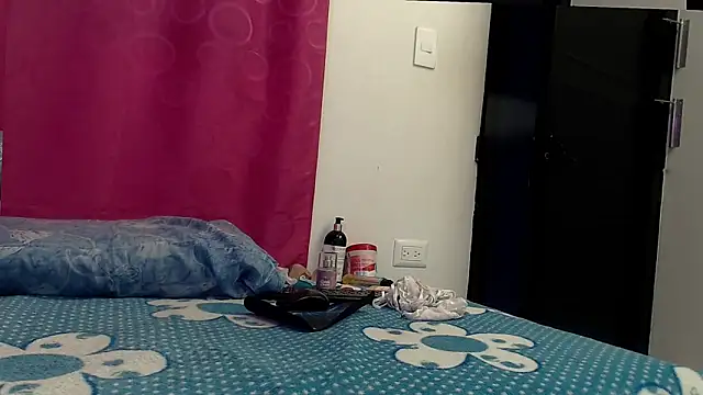 Snapshot of skinnybarbie022 chatting on October 2025 12:53:01 AM skinnybarbie022 online show from October 2025 12:53:01 AM