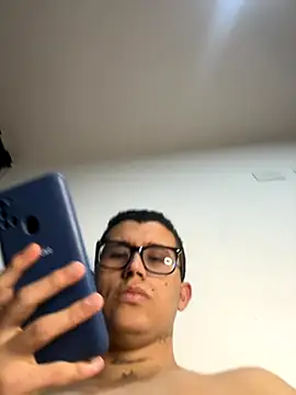 Snapshot of Kurtxxx22 chatting on November 2025 02:54:01 AM Kurtxxx22 online show from November 2025 02:54:01 AM