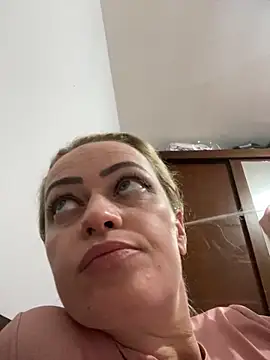 Snapshot of Alerquinasc chatting on October 2025 05:15:01 AM Alerquinasc online show from October 2025 05:15:01 AM