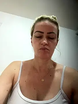 Snapshot of Alerquinasc chatting on October 2025 05:17:02 AM Alerquinasc online show from October 2025 05:17:02 AM