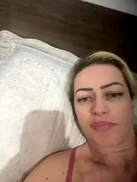 Snapshot of Alerquinasc chatting on October 2025 12:54:01 AM Alerquinasc online show from October 2025 12:54:01 AM