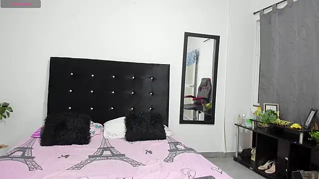 NicoleFletcher online show from October 2025 12:25:02 PM