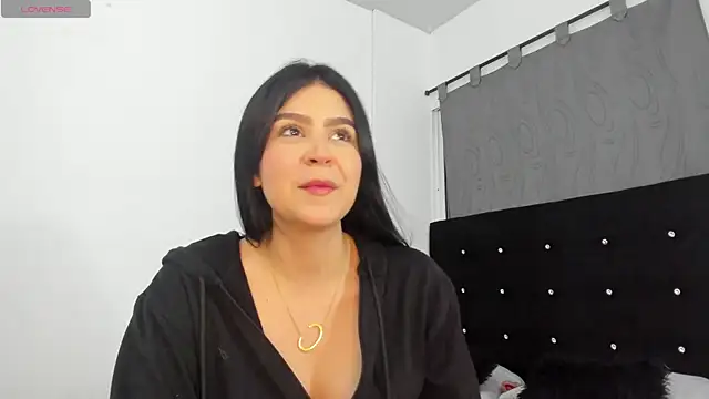 NicoleFletcher online show from October 2025 06:23:02 AM