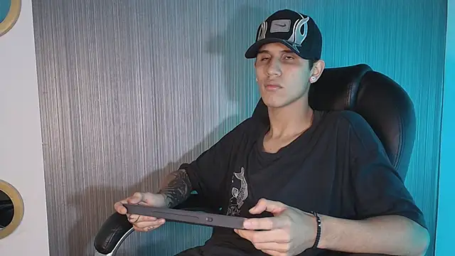 Snapshot of _realwav chatting on October 2025 06:46:02 AM realwav online show from October 2025 06:46:02 AM