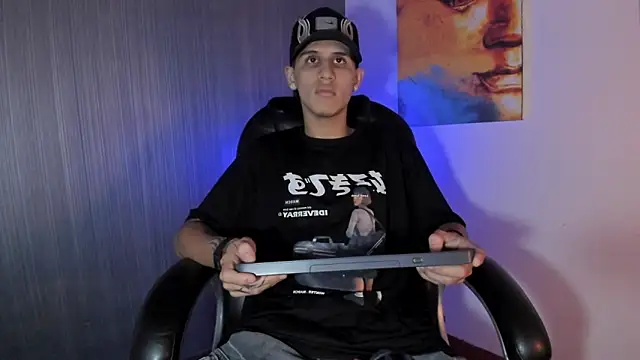 Snapshot of _realwav chatting on December 2025 05:44:02 AM realwav online show from December 2025 05:44:02 AM