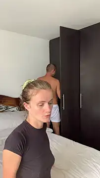 Snapshot of andyzuzka chatting on December 2025 03:39:02 PM andyzuzka online show from December 2025 03:39:02 PM