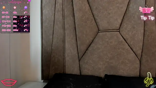 Isabela Colins online show from September 2025 12:32:01 PM