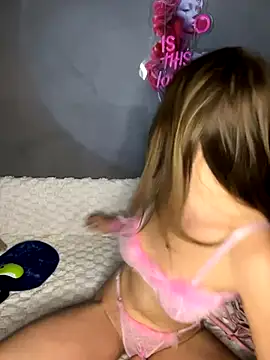 Snapshot of MiraSnis chatting on October 2025 07:25:02 PM MiraSnis online show from October 2025 07:25:02 PM