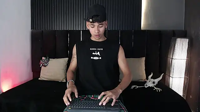 Dominic ghost online show from October 2025 08:31:01 PM