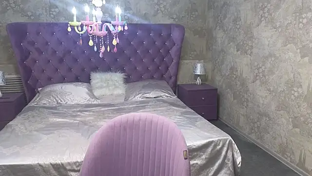 Eloisa Eliot online show from November 2025 03:56:01 PM