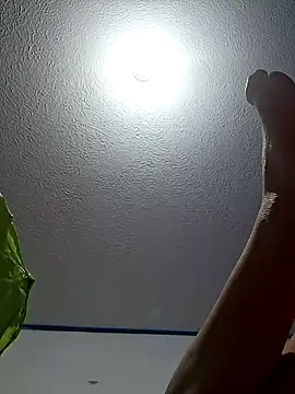 vaneza1999 online show from October 2025 09:14:02 PM