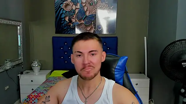 BrunoWalkerr online show from September 2025 01:00:02 PM