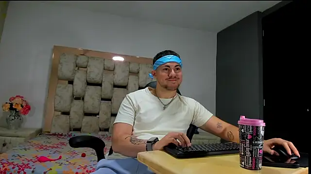 BrunoWalkerr online show from September 2025 01:10:01 PM