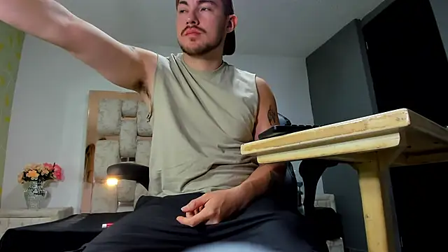 BrunoWalkerr online show from September 2025 12:42:02 PM