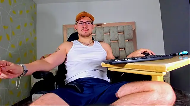 BrunoWalkerr online show from October 2025 12:57:02 PM