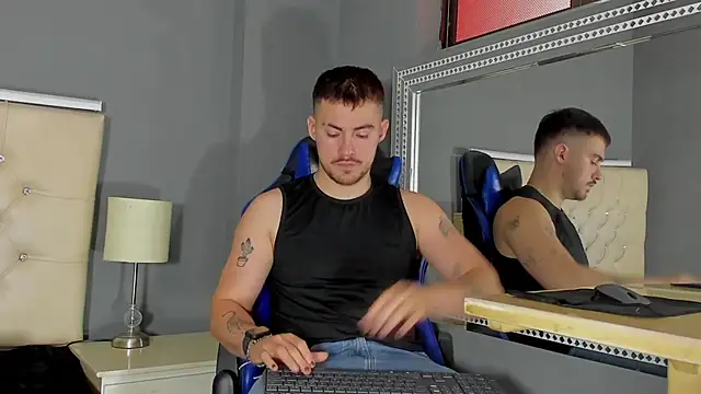 BrunoWalkerr online show from October 2025 11:33:01 AM