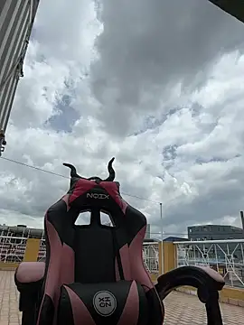 Scarlett fiire online show from November 2025 05:03:01 PM