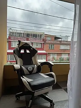 Scarlett fiire online show from November 2025 04:06:01 PM