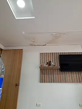 sarah garcia  online show from November 2025 07:27:01 PM