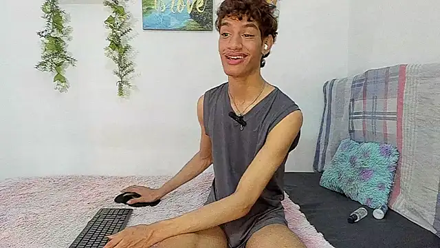 Peterfrost19 online show from November 2025 10:19:02 PM