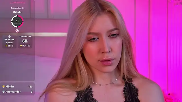 Snapshot of VelvetHell chatting on November 2025 03:52:02 AM VelvetHell online show from November 2025 03:52:02 AM