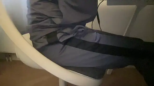 Snapshot of peterpapiNL chatting on October 2025 04:19:02 PM peterpapiNL online show from October 2025 04:19:02 PM