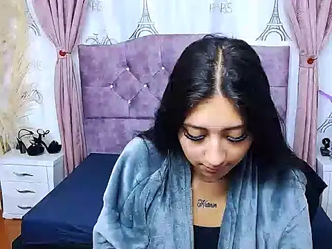 Snapshot of Wendy-13 chatting on October 2025 11:07:02 AM Wendy-13 online show from October 2025 11:07:02 AM