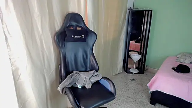 Snapshot of Stein_ chatting on October 2025 01:45:02 PM Stein online show from October 2025 01:45:02 PM