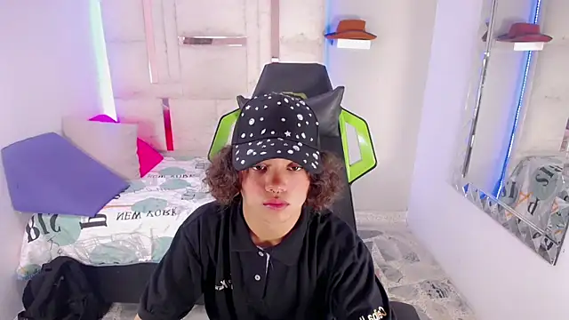 Snapshot of Stein_ chatting on November 2025 08:41:01 PM Stein online show from November 2025 08:41:01 PM