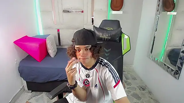 Snapshot of Stein_ chatting on November 2025 08:52:02 PM Stein online show from November 2025 08:52:02 PM