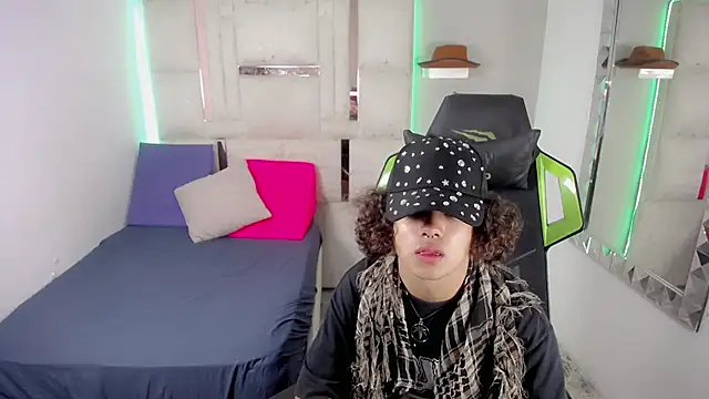 Snapshot of Stein_ chatting on November 2025 08:08:02 PM Stein online show from November 2025 08:08:02 PM